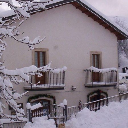 Le Antiche Torri Bed & Breakfast Пескасероли Екстериор снимка