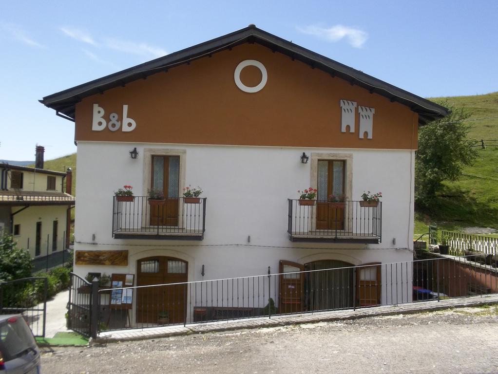 Le Antiche Torri Bed & Breakfast Пескасероли Екстериор снимка