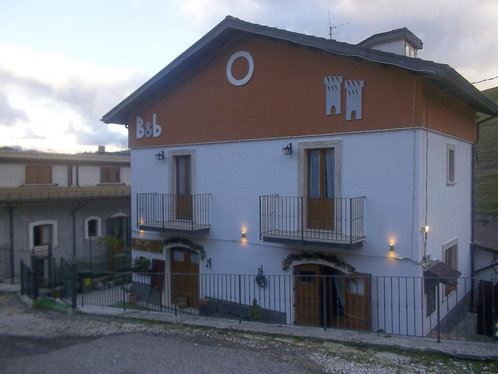 Le Antiche Torri Bed & Breakfast Пескасероли Екстериор снимка