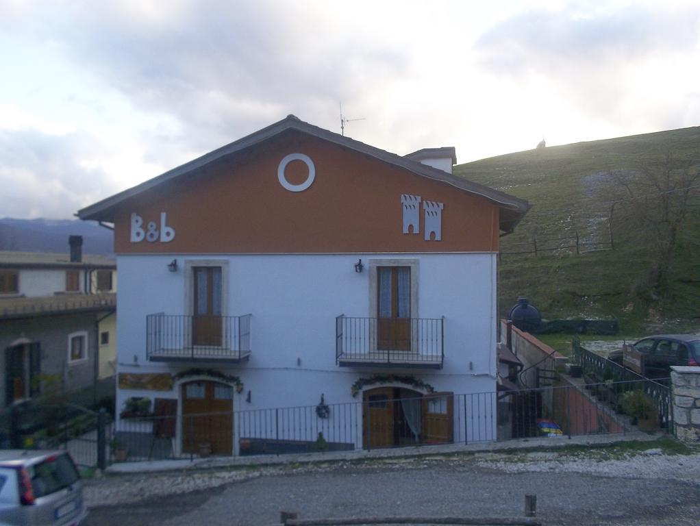 Le Antiche Torri Bed & Breakfast Пескасероли Екстериор снимка