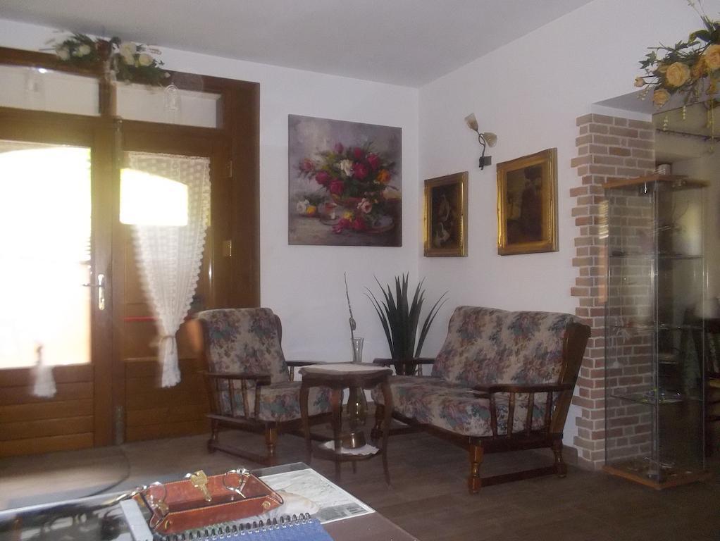 Le Antiche Torri Bed & Breakfast Пескасероли Екстериор снимка