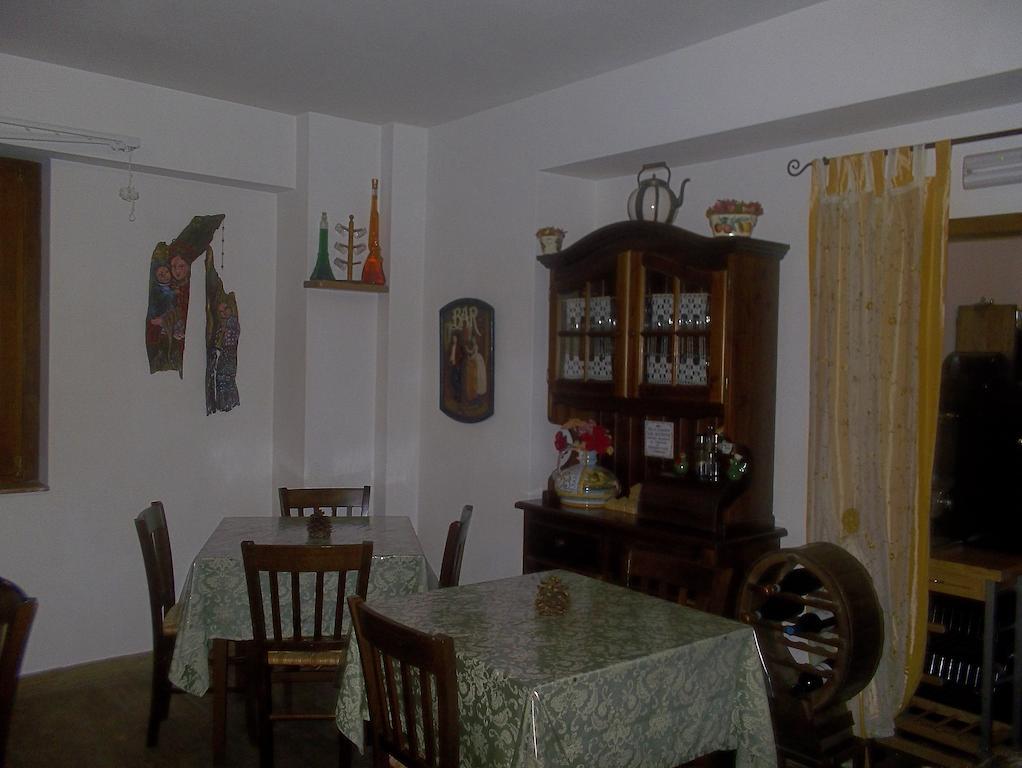 Le Antiche Torri Bed & Breakfast Пескасероли Екстериор снимка