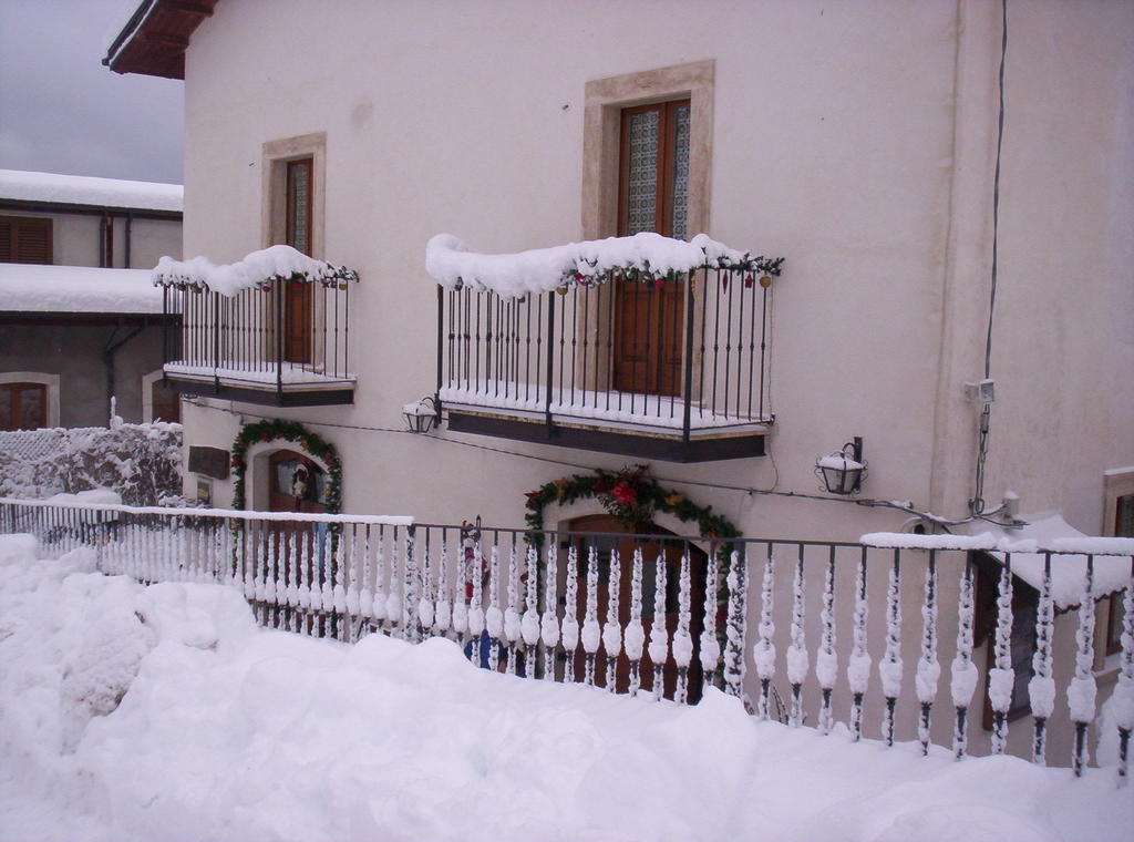 Le Antiche Torri Bed & Breakfast Пескасероли Екстериор снимка