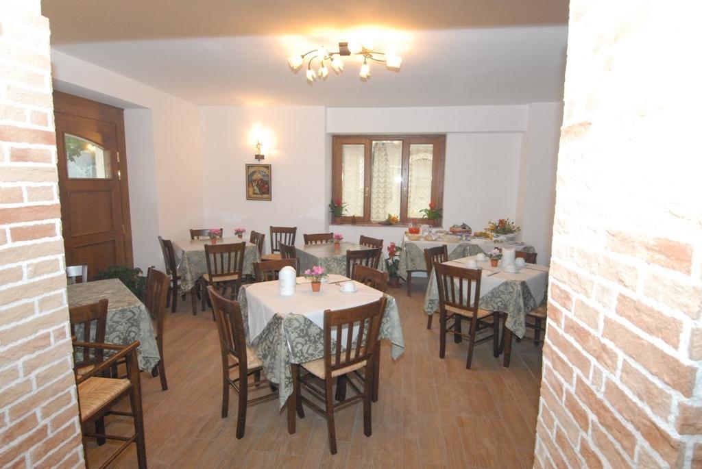 Le Antiche Torri Bed & Breakfast Пескасероли Екстериор снимка